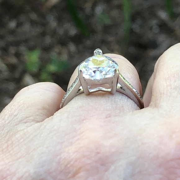 🚨50% off! 4ct 5A 925 Sterling Stunning Heart Ring! GORGEOUS RING! - Picture 13 of 16